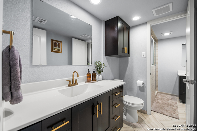 Image 17 of 40 For 6722 Lazyridge Dr