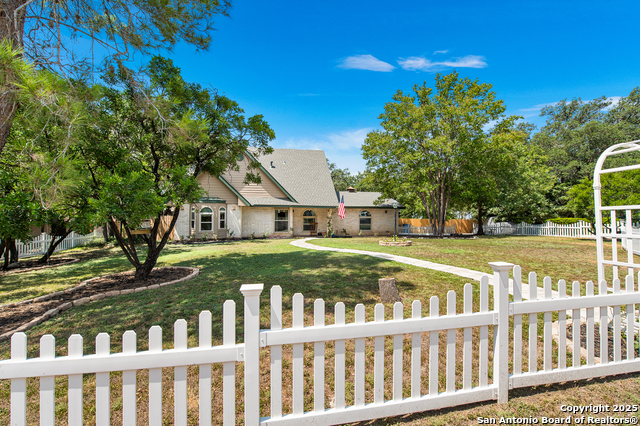 Image 2 of 40 For 6722 Lazyridge Dr