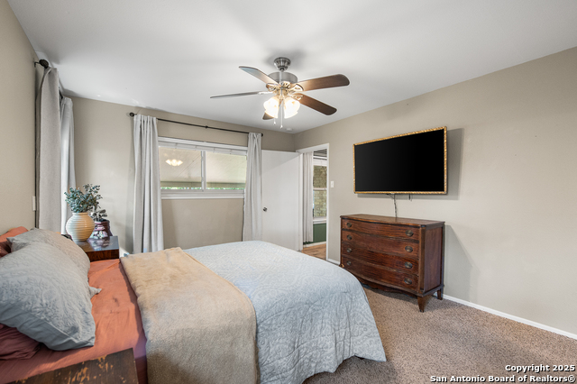 Image 21 of 40 For 6722 Lazyridge Dr