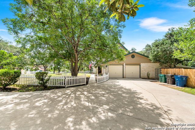 Image 5 of 40 For 6722 Lazyridge Dr