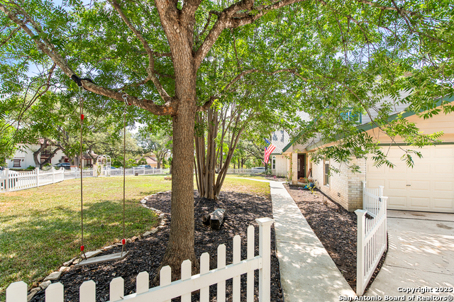 Image 6 of 40 For 6722 Lazyridge Dr