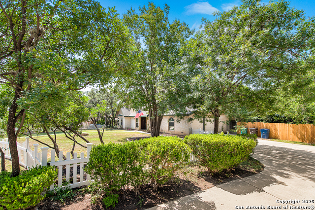 Image 7 of 40 For 6722 Lazyridge Dr