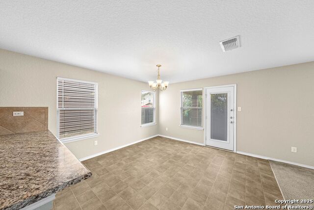 Listing photo id 11 for 4503 Stetson View