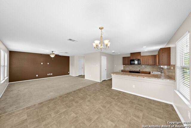 Listing photo id 12 for 4503 Stetson View