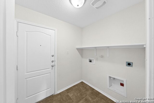 Listing photo id 16 for 4503 Stetson View