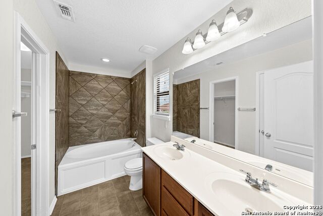 Listing photo id 22 for 4503 Stetson View