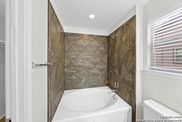 Listing photo id 23 for 4503 Stetson View