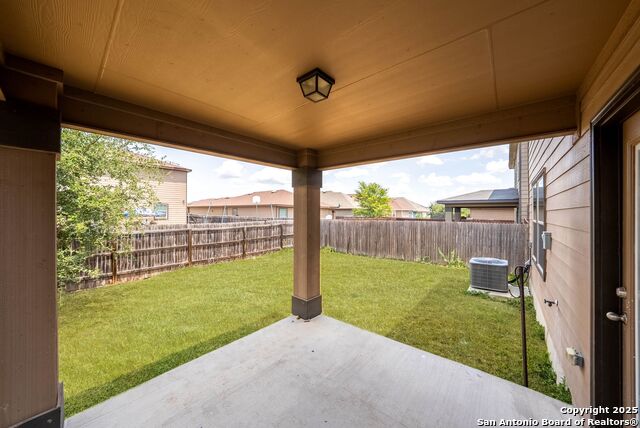 Listing photo id 30 for 4503 Stetson View