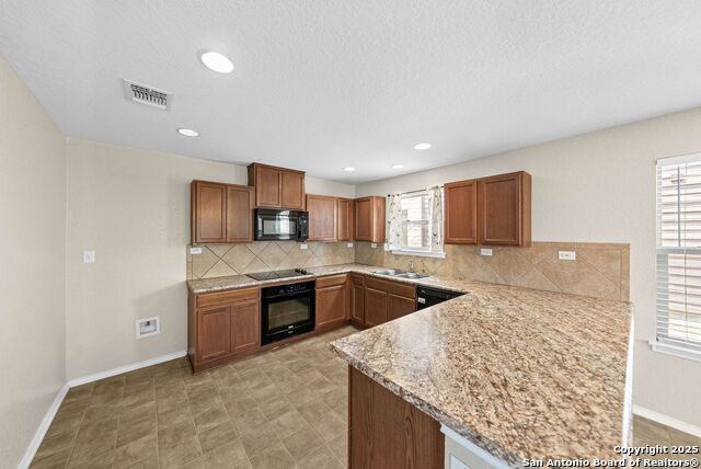 Listing photo id 7 for 4503 Stetson View