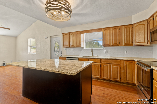 Listing photo id 9 for 195 Harville