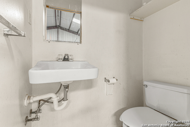 Listing photo id 27 for 195 Harville