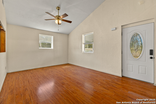 Listing photo id 4 for 195 Harville