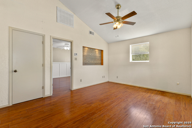 Listing photo id 6 for 195 Harville