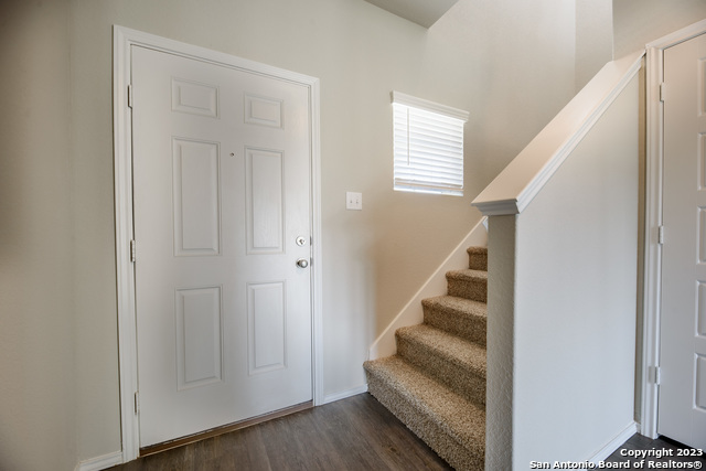 Listing photo id 17 for 1609 Ranch House