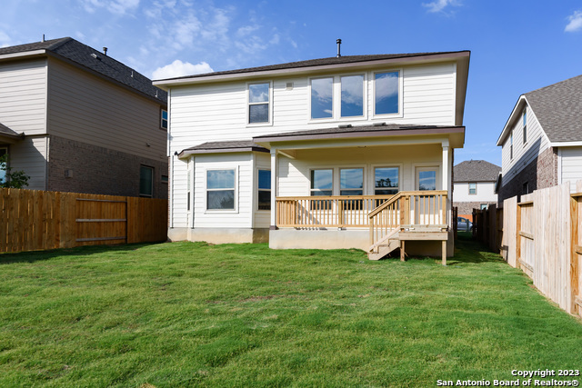 Listing photo id 22 for 1609 Ranch House