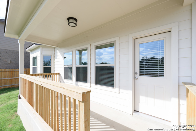 Listing photo id 23 for 1609 Ranch House