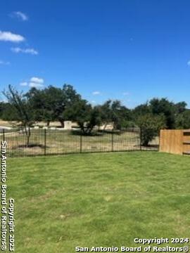 Listing photo id 24 for 1609 Ranch House