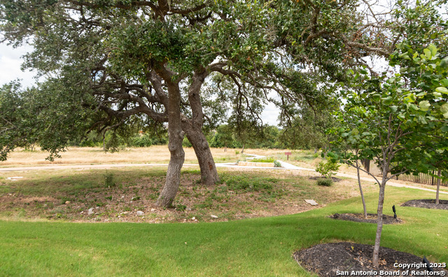 Listing photo id 28 for 1609 Ranch House