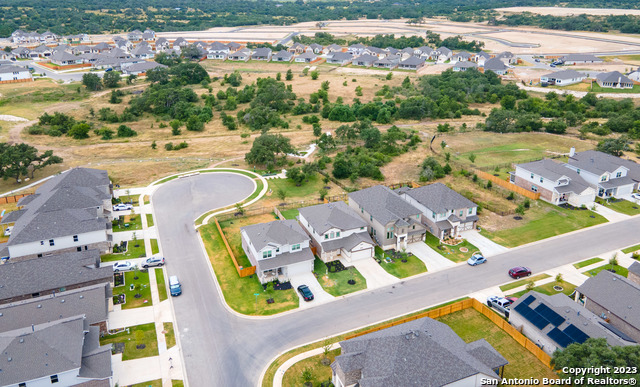 Listing photo id 30 for 1609 Ranch House