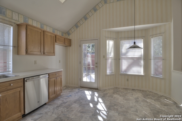Image 6 of 13 For 9515 Black Thorn Ln
