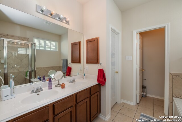 Image 17 of 42 For 234 Turnberry Dr