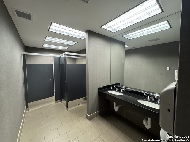 Listing photo id 28 for 13750 San Pedro 810
