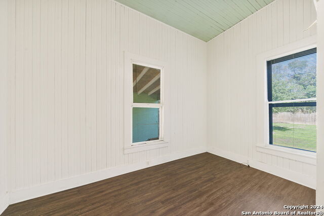 Image 16 of 22 For 114 Short St