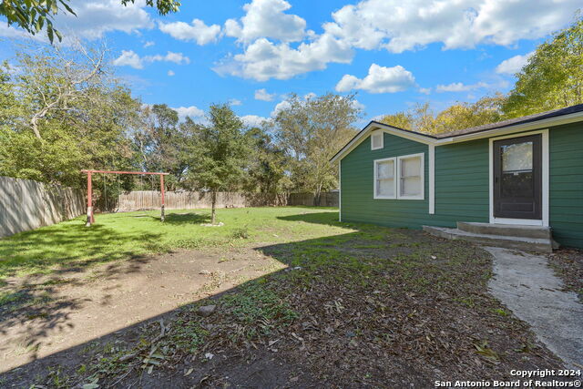 Image 17 of 22 For 114 Short St