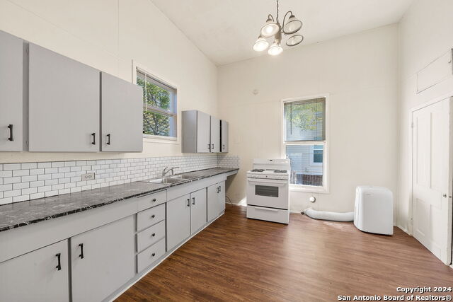 Image 8 of 22 For 114 Short St