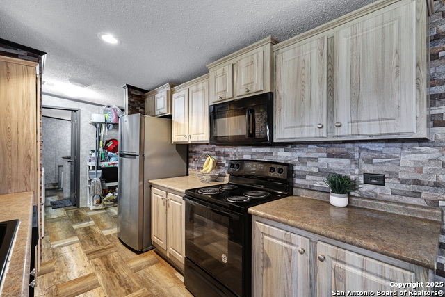 Image 13 of 31 For 146 Tejas Trail