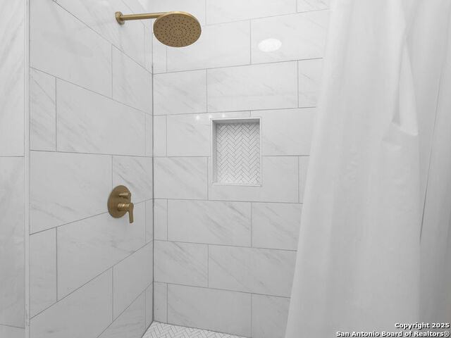 Image 12 of 50 For 940 Mulberry