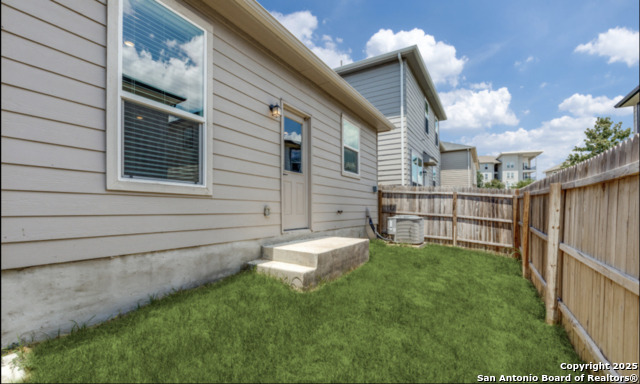 Image 13 of 13 For 14839 Vance Jackson  405