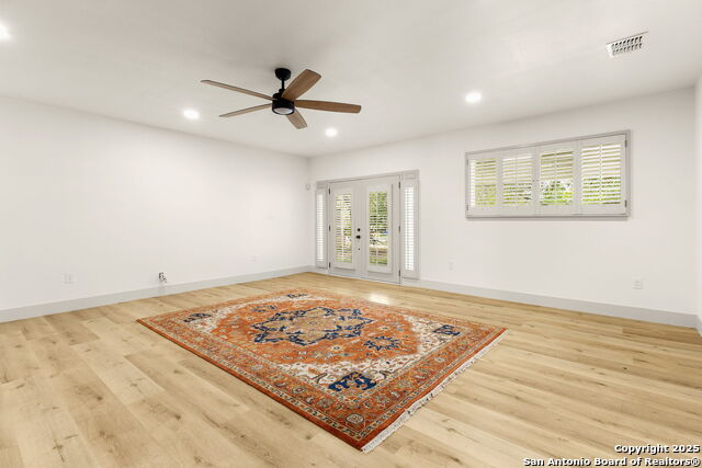Listing photo id 8 for 446 Forrest Hill