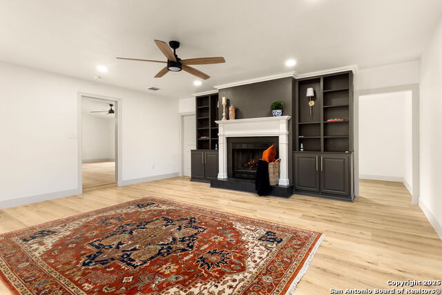 Listing photo id 10 for 446 Forrest Hill