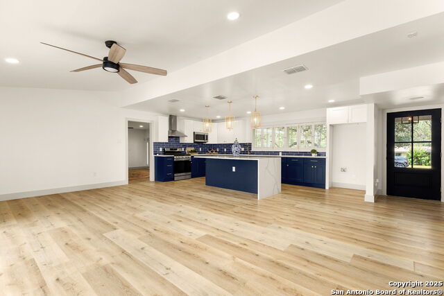 Listing photo id 5 for 446 Forrest Hill
