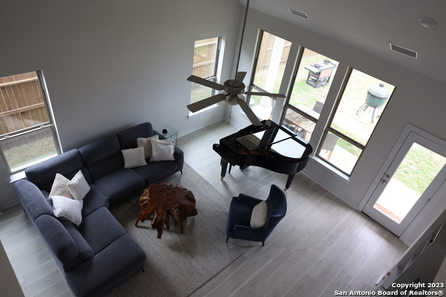 Image 18 of 33 For 8711 Bronc Dust