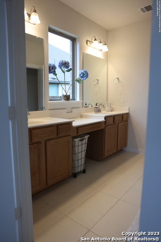 Image 22 of 33 For 8711 Bronc Dust