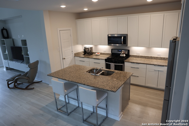 Image 7 of 33 For 8711 Bronc Dust