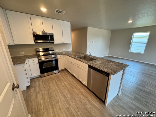 Image 16 of 36 For 8027 Chanting Bend