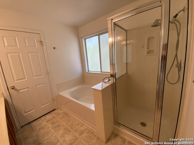 Image 14 of 26 For 5911 Twin Oaks
