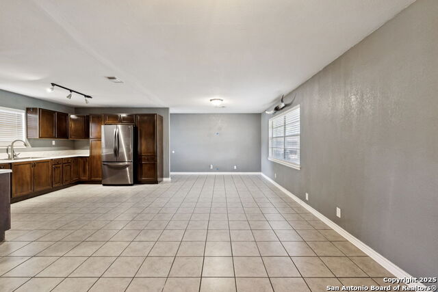Image 10 of 40 For 111 Tropicana Pl