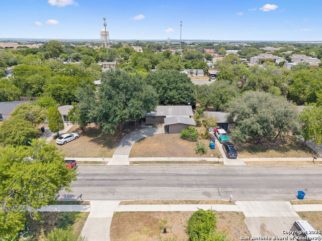Image 30 of 40 For 111 Tropicana Pl