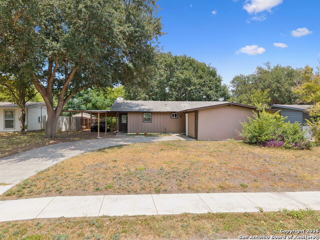 Image 5 of 40 For 111 Tropicana Pl