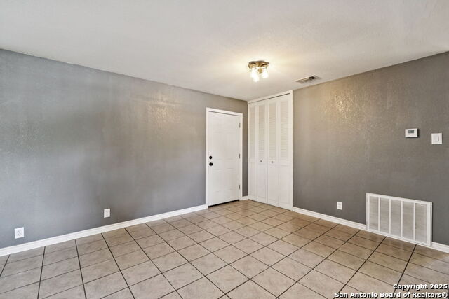 Image 9 of 40 For 111 Tropicana Pl