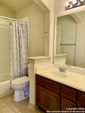 Image 33 of 41 For 1119 Via Belcanto