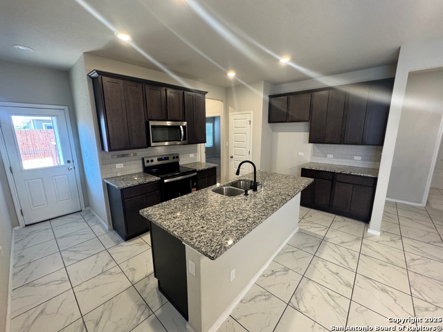 Image 10 of 27 For 9927 Rancho Real