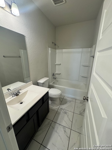 Image 18 of 27 For 9927 Rancho Real