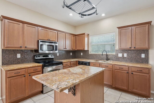 Listing photo id 12 for 9550 Nueces Canyon