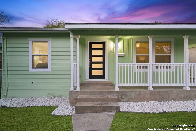 Image 2 of 30 For 333 Haggin St