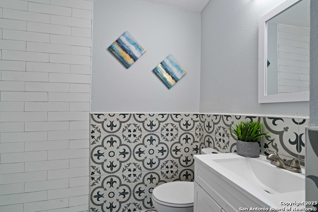 Image 21 of 30 For 333 Haggin St